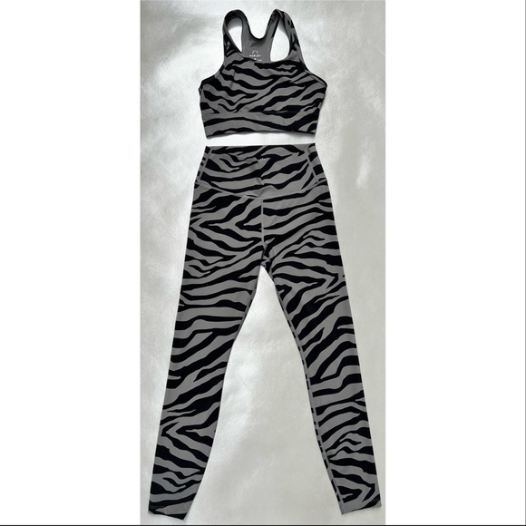 Varley Steel Zebra Print Set - Picture 7 of 9